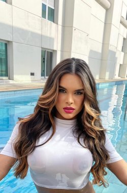 Sabrina Bombshell - Travestis e Transex em Virtual