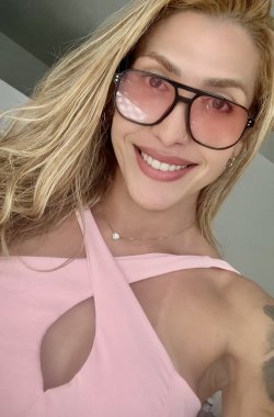 Julia Morena - Travestis e Transex em Recife - PE